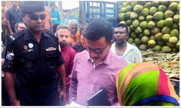 ডাবের বাজারে অভিযান তিন আড়তদারকে ২০ হাজার টাকা জরিমানা